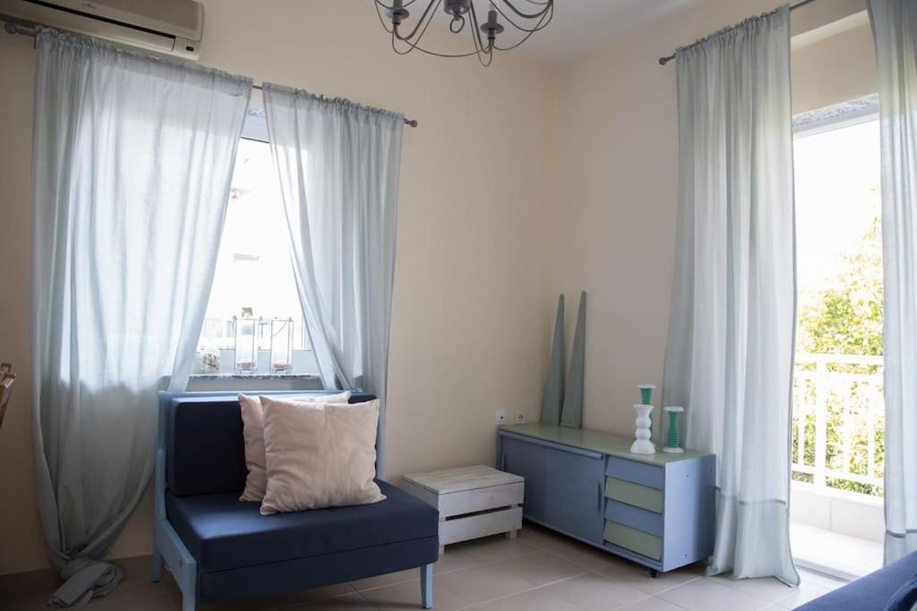 Apartment Blue Theros Paralia Dionysiou